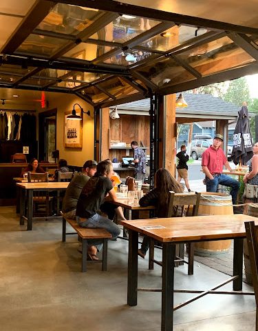 10 Barrel Brewing West Side Bend restaurants in Bend Oregon