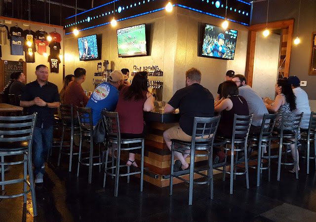 8 bit Brewing Company restaurants in Murrieta California