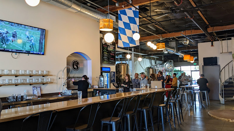 Airways Brewing - Tap Room & Brewery Brewery in Kent Washington