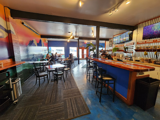 Alua's Thrive Bar restaurants in Mt Shasta California