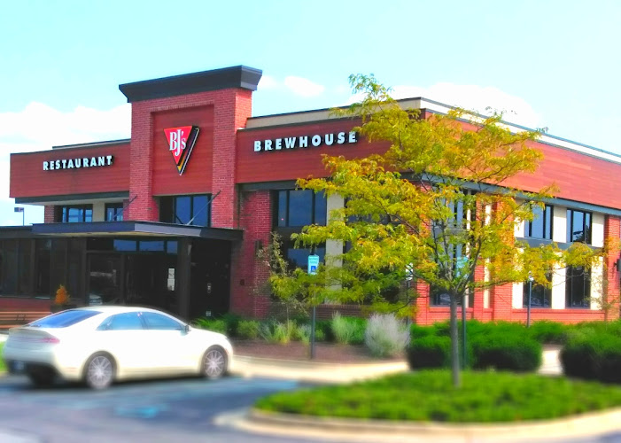 BJ's Restaurant & Brewhouse restaurants in Avon Indiana