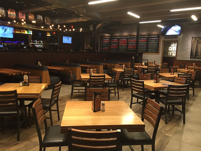 BJ's Restaurant & Brewhouse restaurants in Colonie New York