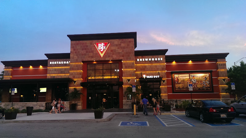 BJ's Restaurant & Brewhouse restaurants in Doral Florida