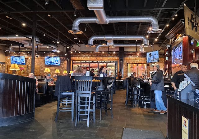 BJ's Restaurant & Brewhouse restaurants in Elk Grove California