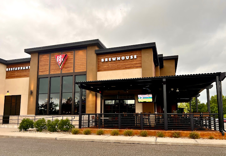 BJ's Restaurant & Brewhouse restaurants in Manchester Connecticut