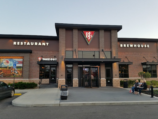 BJ's Restaurant & Brewhouse restaurants in Mentor Ohio