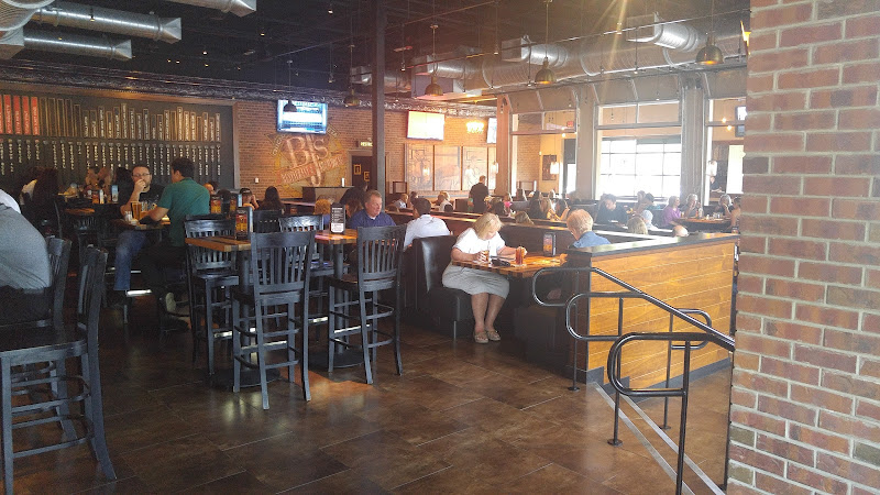 BJ's Restaurant & Brewhouse restaurants in Oviedo Florida