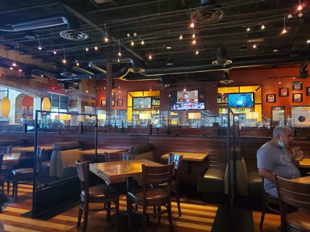 BJ's Restaurant & Brewhouse restaurants in Pearland Texas