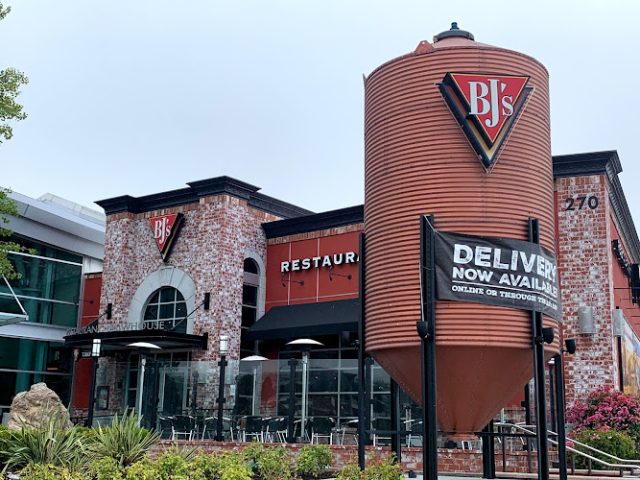 BJ's Restaurant & Brewhouse restaurants in San Bruno California