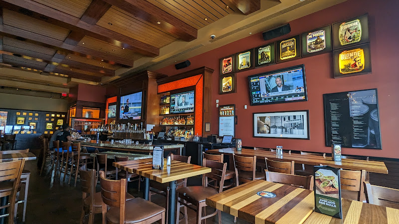 BJ's Restaurant & Brewhouse restaurants in San Diego California