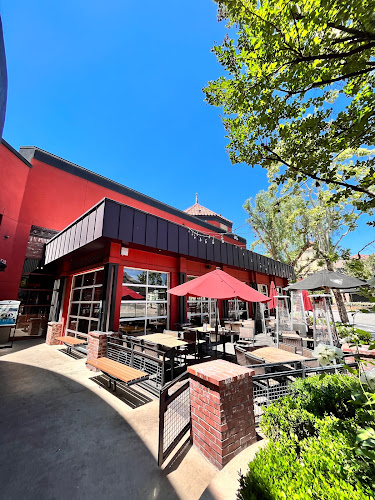 BJ's Restaurant & Brewhouse restaurants in Santa Clarita California