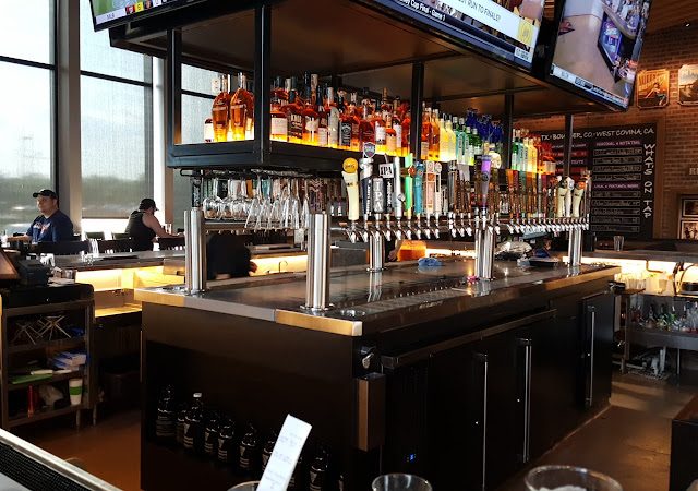 BJ's Restaurant & Brewhouse restaurants in Taylor Michigan