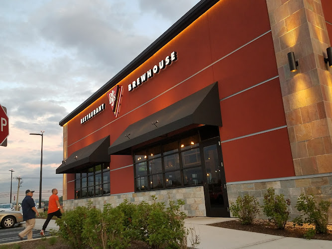 BJ's Restaurant & Brewhouse restaurants in Teterboro New Jersey