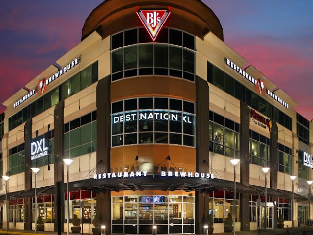BJ's Restaurant & Brewhouse restaurants in Vienna Virginia