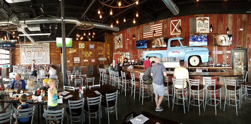 Barn Town Brewing restaurants in West Des Moines Iowa