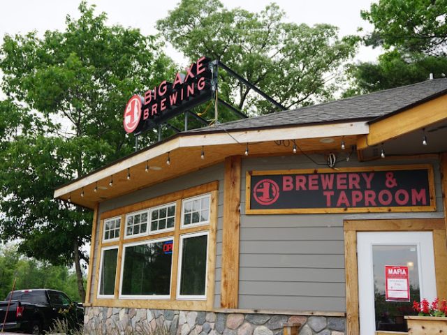 Big Axe Brewing Company restaurants in Nisswa Minnesota