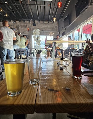 Black Flamingo Brews & Kitchen restaurants in Oakland Park Florida