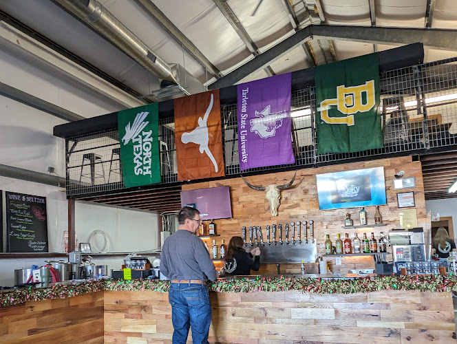 Bosque River Taphouse restaurants in Stephenville Texas