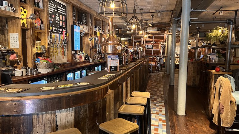 Brewhouse & Kitchen - Highbury bars in London