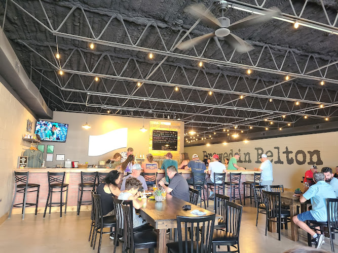 Broken Hatchet Brewing Brewery in Belton Missouri