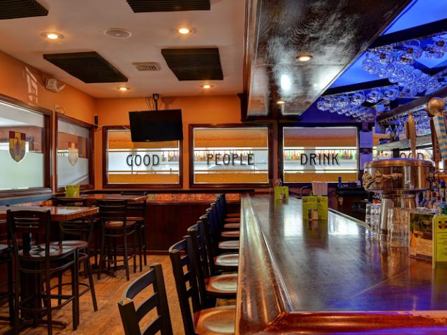 Cambridge House Brew Pub restaurants in Granby Connecticut