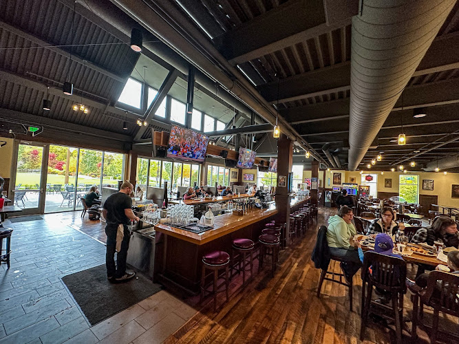 Crooked Pint Ale House restaurants in Chaska Minnesota