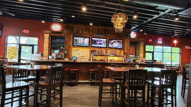 Crooked Pint Ale House restaurants in Faribault Minnesota