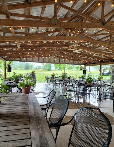 Edg-Clif Vineyard, Winery, Brewery attractions in Potosi Missouri