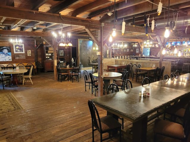 Elm Street Brewing Company restaurants in Muncie Indiana