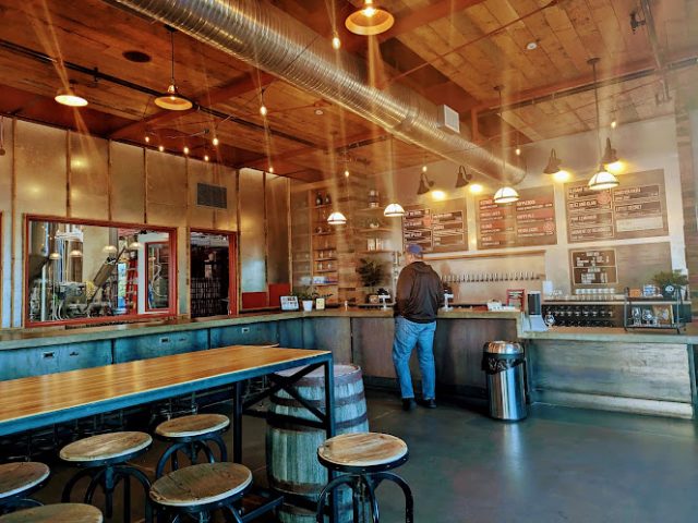 Eppig Brewing - North County Vista Tasting Room Brewery in Vista California