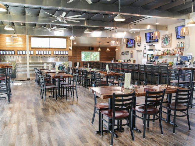Green River Brewing & Taproom restaurants in Winters California