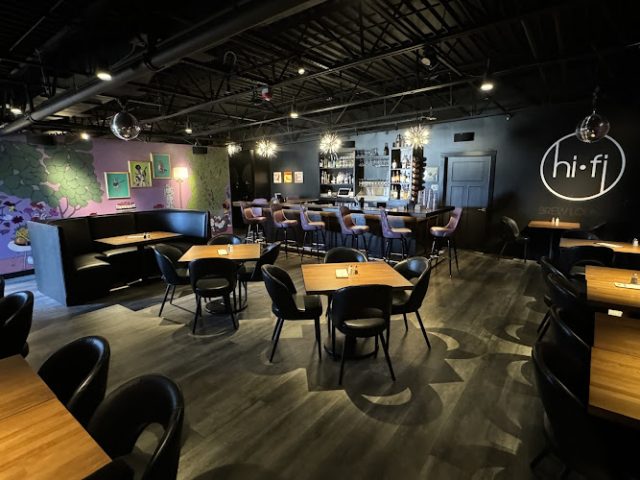HiFi Brew Lounge restaurants in West Des Moines Iowa