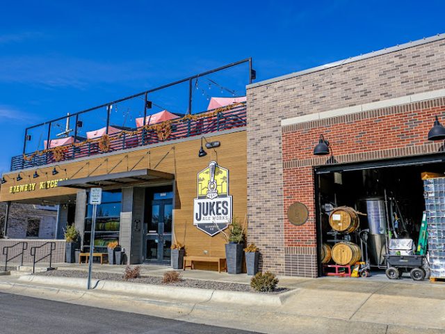 Jukes Ale Works restaurants in Elkhorn Nebraska
