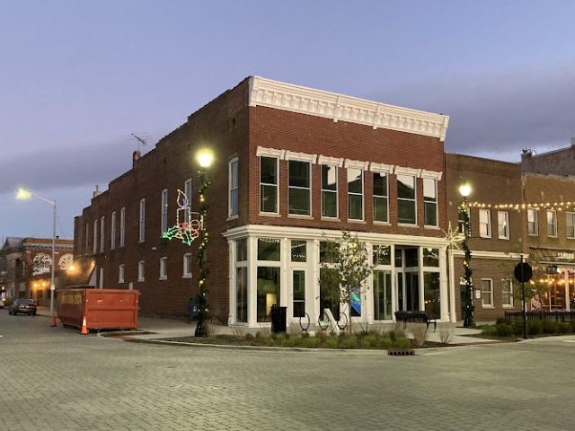 Klooz Brewz, Brewery & Public House restaurants in Lebanon Indiana