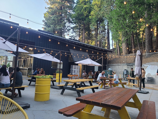 Lake Arrowhead Brewing Company Brewery in Lake Arrowhead California