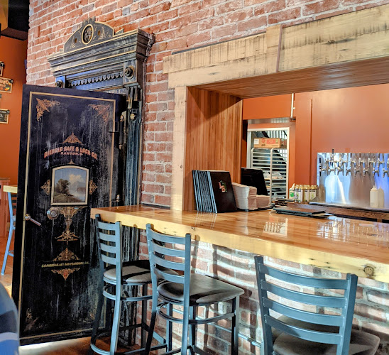 Lake Bottom Brewery & Distillery restaurants in Visalia California