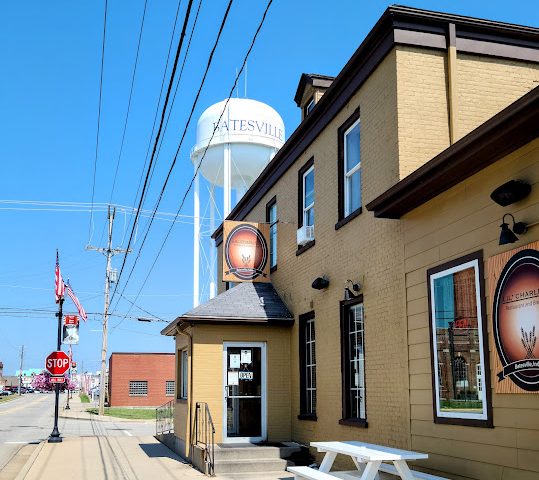 Lil' Charlie's Restaurant & Brewery Traditional American restaurant in Batesville Indiana