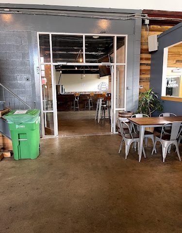 Mast Landing Brewing Company - Westbrook Taproom Brewery in Westbrook Maine