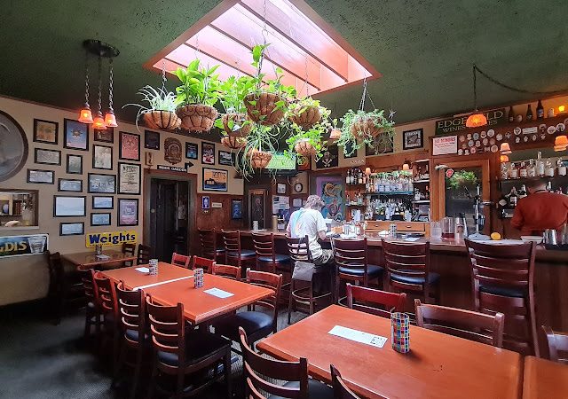 McMenamins Fulton Pub & Brewery restaurants in Portland Oregon