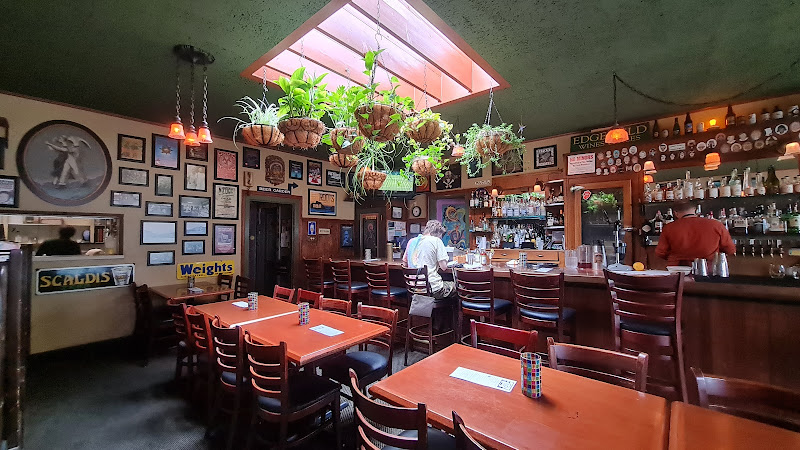 McMenamins Fulton Pub & Brewery restaurants in Portland Oregon