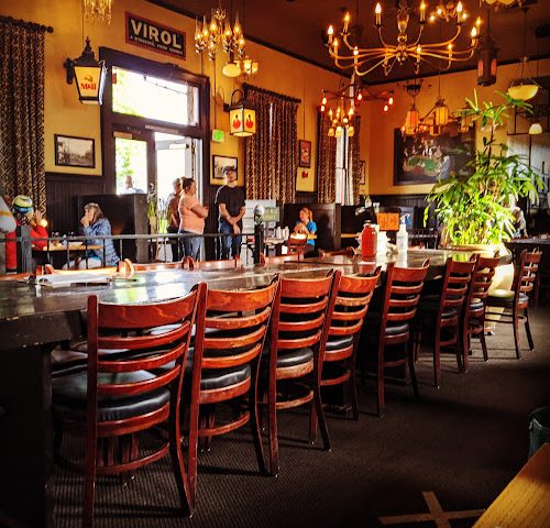 McMenamins Roseburg Station Pub & Brewery restaurants in Roseburg Oregon