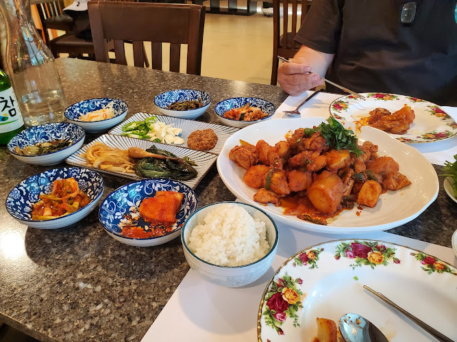 NYMakgeolli Brewery & Pub restaurants in Godeffroy New York