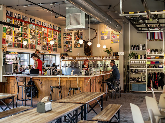 Oregon City Brewing Company & Foodcarts Brewery in Oregon City Oregon