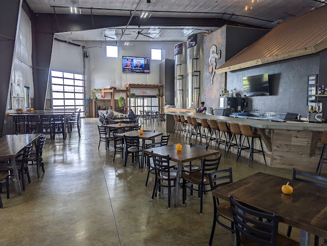 Papa Moon Brewing Headquarters & BBQ restaurants in Scottsbluff Nebraska