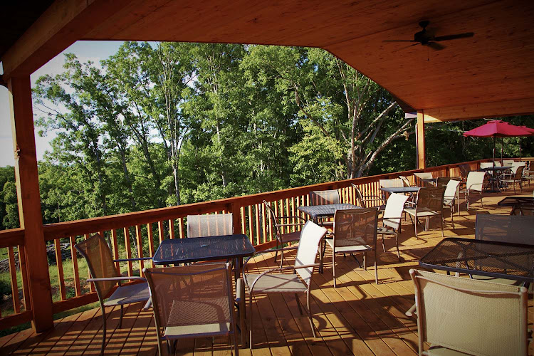 Peaceful Bend Winery attractions in Steelville Missouri