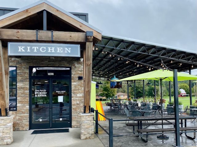 Peaceful Side Social | Townsend restaurants in Townsend Tennessee