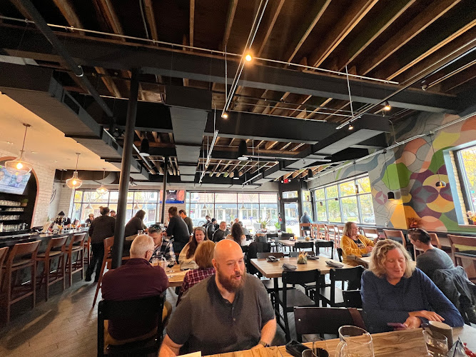 Phase Three Brewing Company - Taproom + Kitchen Brewery in Elmhurst Illinois