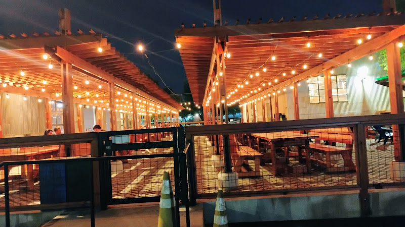 Pintworks Brewpub restaurants in Sacramento California