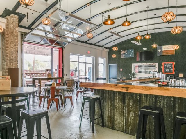 Platypus Brewing restaurants in Houston Texas