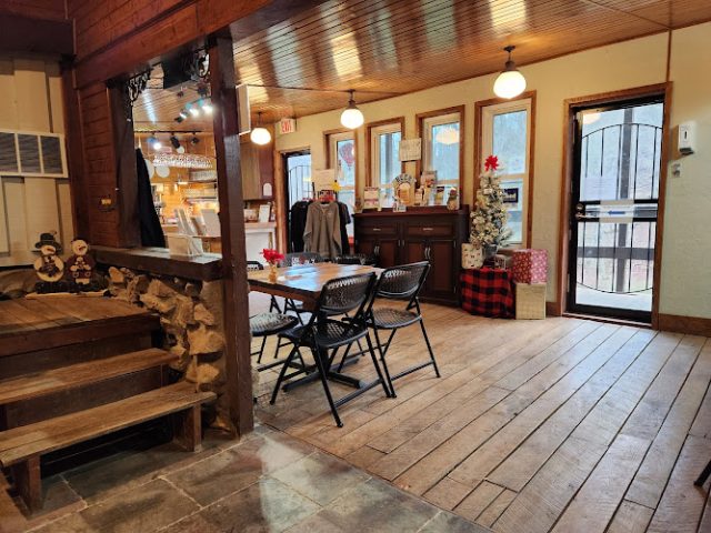 Rainbow Hills Winery, Brewery & Pizzeria Winery in West Lafayette Ohio